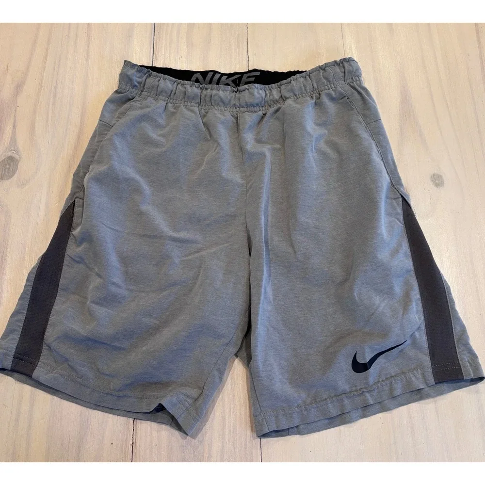 Nike Dri-FIT Mens Gray Training Shorts CJ1968-068 Small Athletic Gym Running